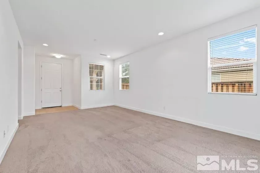 365 Pesaro, Reno, Nevada 89521, 3 Bedrooms Bedrooms, ,2 BathroomsBathrooms,Residential Lease,Manufactured,Pesaro,250052424