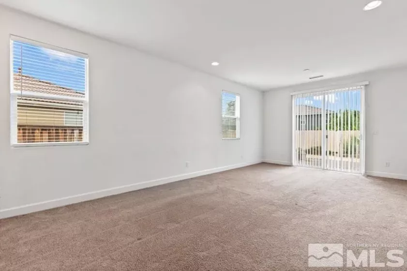 365 Pesaro, Reno, Nevada 89521, 3 Bedrooms Bedrooms, ,2 BathroomsBathrooms,Residential Lease,Manufactured,Pesaro,250052424