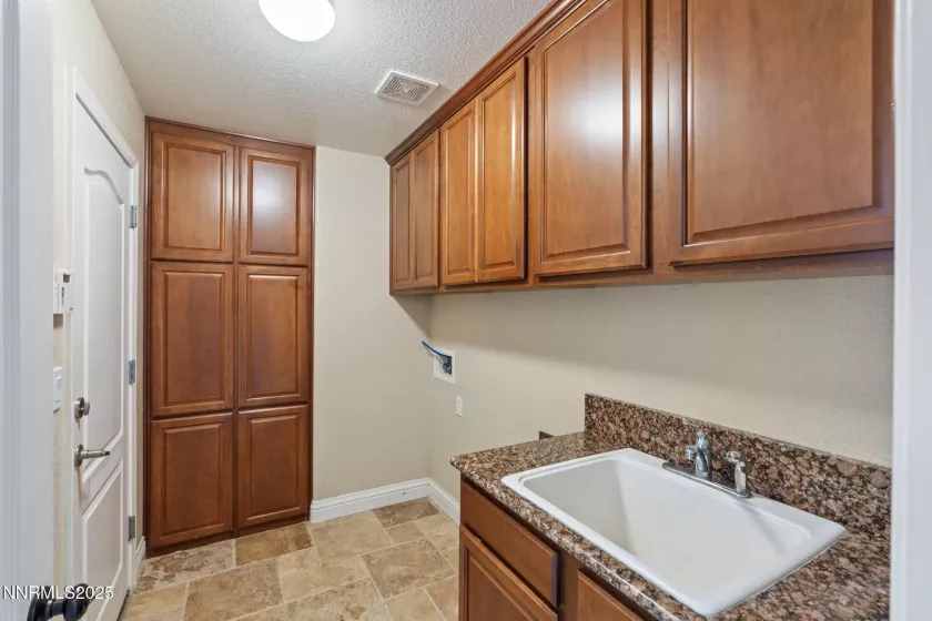 8389 Opal Ranch, Reno, Nevada 89506, 5 Bedrooms Bedrooms, ,3 BathroomsBathrooms,Residential,Residential,Opal Ranch,250052428