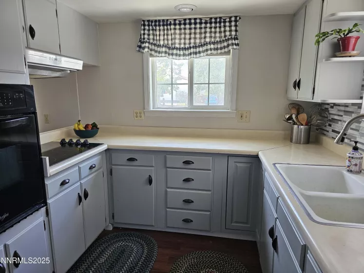 674 B, Hawthorne, Nevada 89415, 3 Bedrooms Bedrooms, ,2 BathroomsBathrooms,Residential,Residential,B,250052430