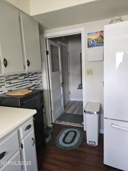 674 B, Hawthorne, Nevada 89415, 3 Bedrooms Bedrooms, ,2 BathroomsBathrooms,Residential,Residential,B,250052430
