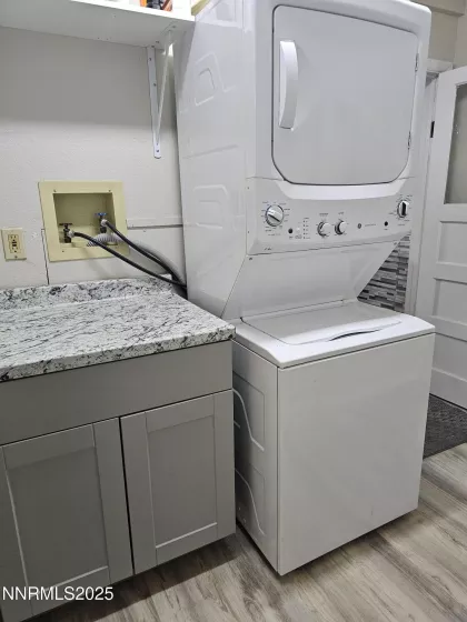 674 B, Hawthorne, Nevada 89415, 3 Bedrooms Bedrooms, ,2 BathroomsBathrooms,Residential,Residential,B,250052430