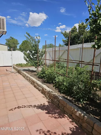 674 B, Hawthorne, Nevada 89415, 3 Bedrooms Bedrooms, ,2 BathroomsBathrooms,Residential,Residential,B,250052430
