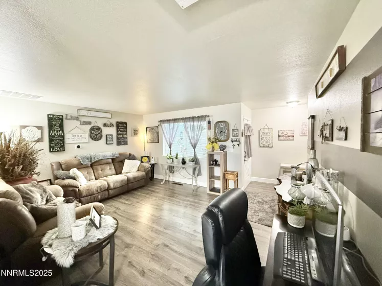 1451 Jennings, Elko, Nevada 89801, 3 Bedrooms Bedrooms, ,2 BathroomsBathrooms,Residential,Residential,Jennings,250052433