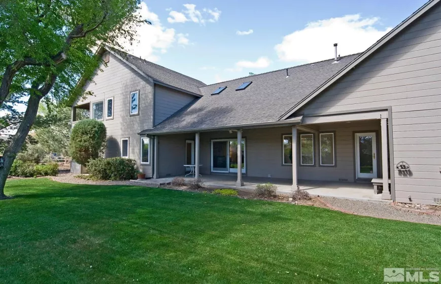 815 Kingsland, Gardnerville, Nevada 89460, 3 Bedrooms Bedrooms, ,4 BathroomsBathrooms,Residential,Residential,Kingsland,250005925