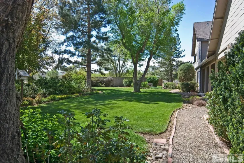 815 Kingsland, Gardnerville, Nevada 89460, 3 Bedrooms Bedrooms, ,4 BathroomsBathrooms,Residential,Residential,Kingsland,250005925