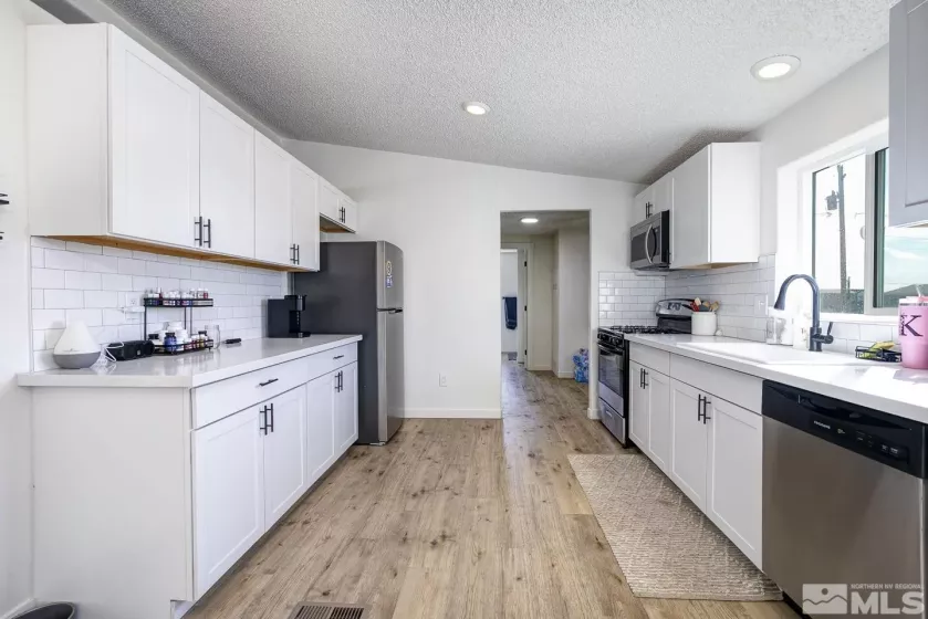 2570 Tonopah, Silver Springs, Nevada 89429, 3 Bedrooms Bedrooms, ,2 BathroomsBathrooms,Residential,Residential,Tonopah,250002145