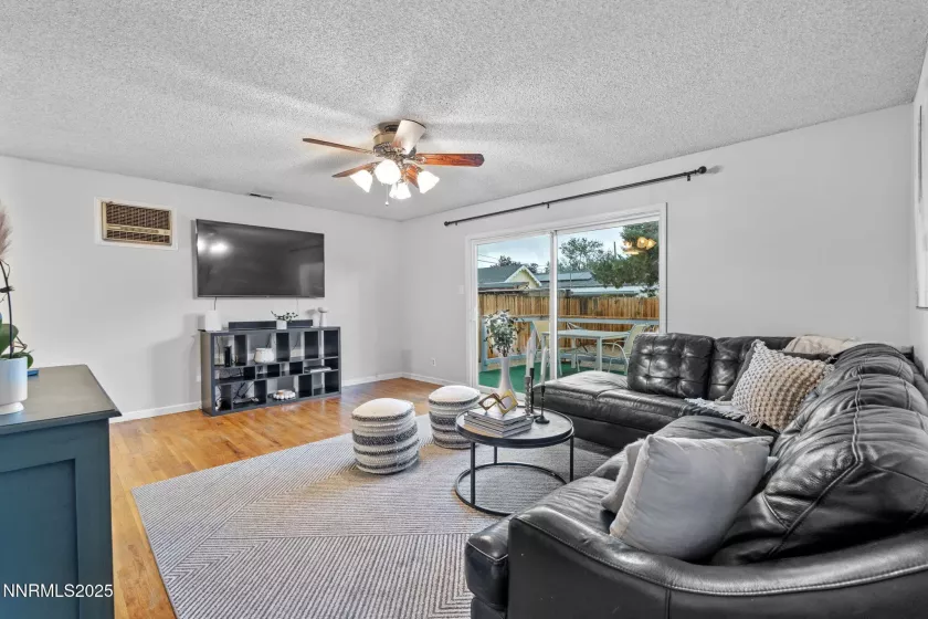 3200 Vickie, Sparks, Nevada 89431, 3 Bedrooms Bedrooms, ,2 BathroomsBathrooms,Residential,Residential,Vickie,250052442
