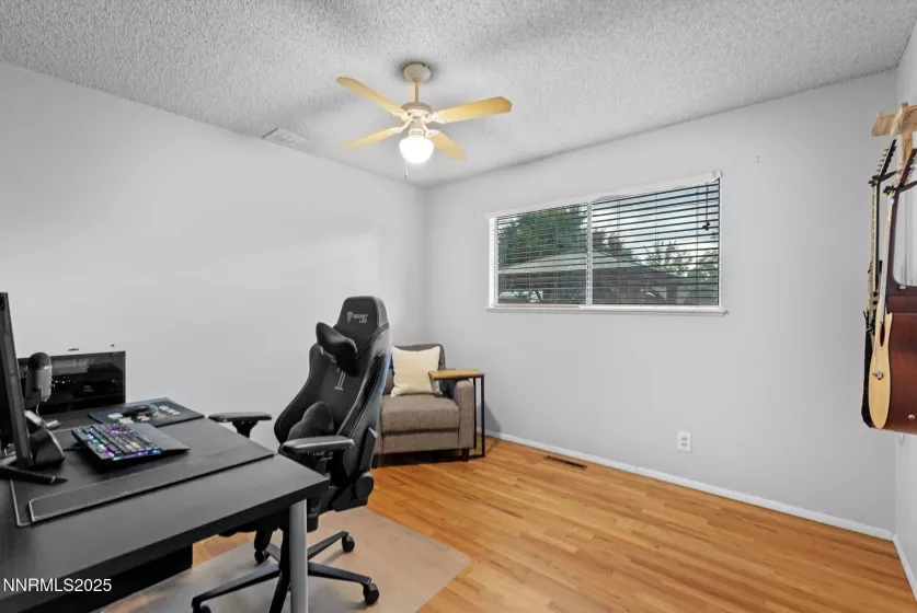 3200 Vickie, Sparks, Nevada 89431, 3 Bedrooms Bedrooms, ,2 BathroomsBathrooms,Residential,Residential,Vickie,250052442
