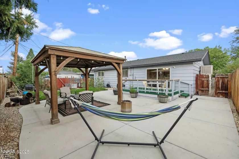 3200 Vickie, Sparks, Nevada 89431, 3 Bedrooms Bedrooms, ,2 BathroomsBathrooms,Residential,Residential,Vickie,250052442