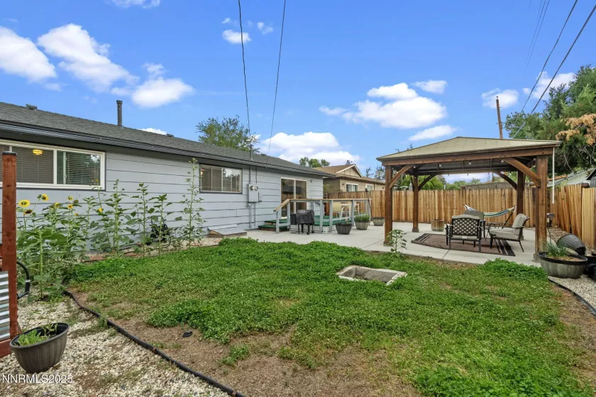3200 Vickie, Sparks, Nevada 89431, 3 Bedrooms Bedrooms, ,2 BathroomsBathrooms,Residential,Residential,Vickie,250052442