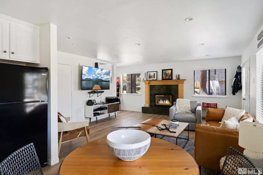 9 Lakeside Cove, Zephyr Cove, Nevada 89448, 2 Bedrooms Bedrooms, ,3 BathroomsBathrooms,Residential,Residential,Lakeside Cove,250052445