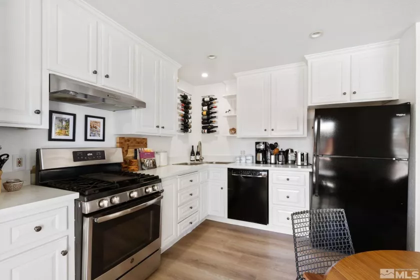 9 Lakeside Cove, Zephyr Cove, Nevada 89448, 2 Bedrooms Bedrooms, ,3 BathroomsBathrooms,Residential,Residential,Lakeside Cove,250052445