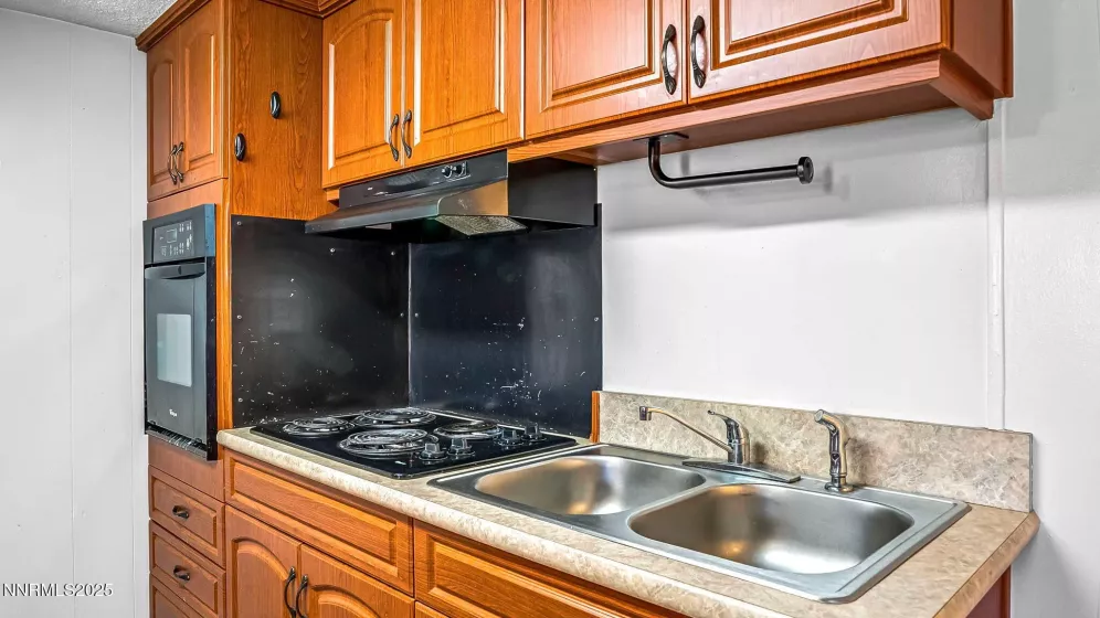 595 Mill, Reno, Nevada 89502, ,Residential Income,Residential,Mill,250052447