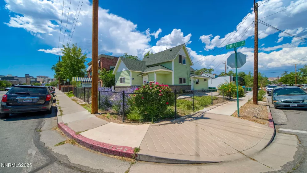 595 Mill, Reno, Nevada 89502, ,Residential Income,Residential,Mill,250052447