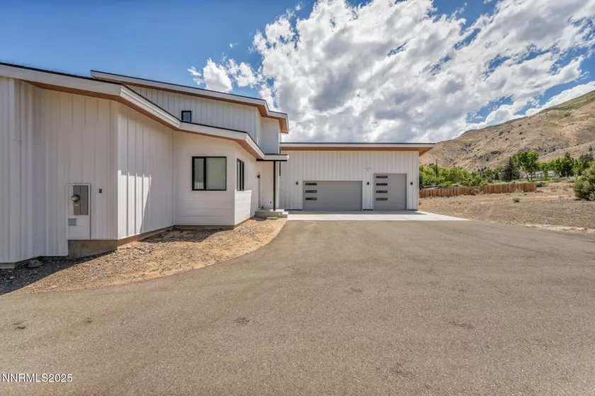 1971 Comstock, Gardnerville, Nevada 89410, 3 Bedrooms Bedrooms, ,4 BathroomsBathrooms,Residential,Residential,Comstock,250052453
