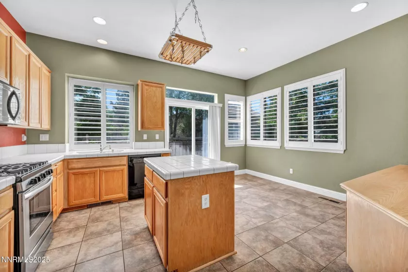 7449 Ambush, Sparks, Nevada 89436, 4 Bedrooms Bedrooms, ,2 BathroomsBathrooms,Residential,Residential,Ambush,250052456