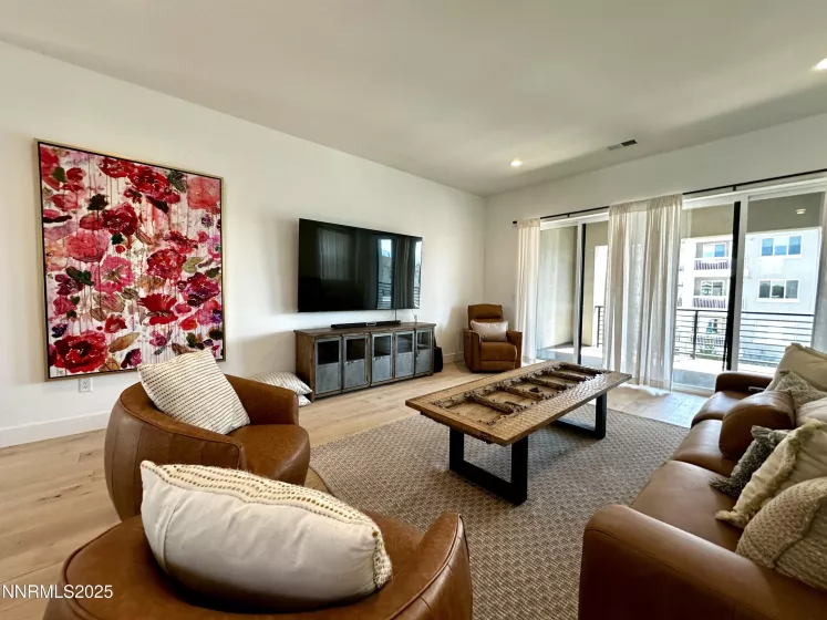 5454 Side Saddle, Reno, Nevada 89511, 4 Bedrooms Bedrooms, ,5 BathroomsBathrooms,Residential,Residential,Side Saddle,250052460