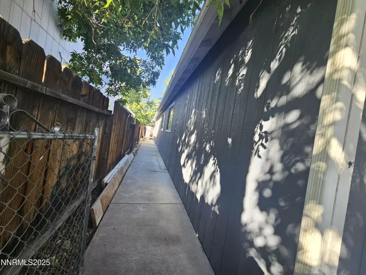 2255 Rockdale, Sparks, Nevada 89434, 3 Bedrooms Bedrooms, ,2 BathroomsBathrooms,Residential,Residential,Rockdale,250052468