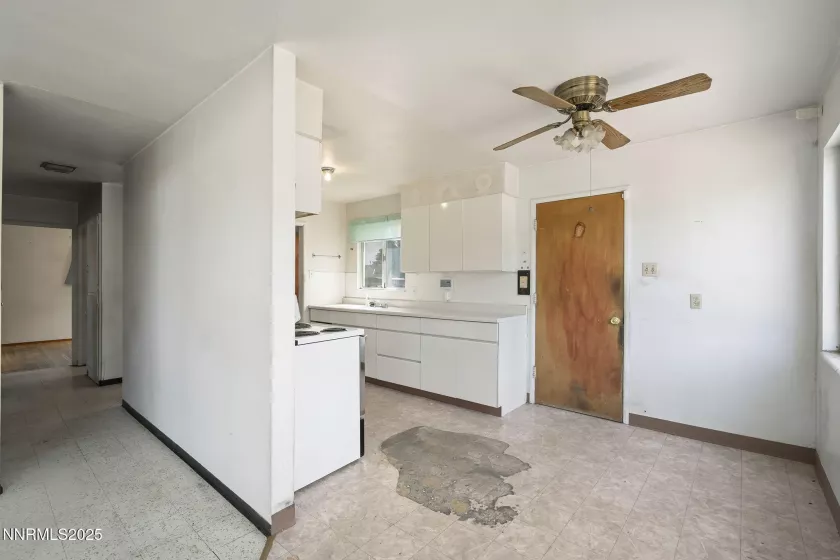 1230 Castle, Reno, Nevada 89512, 3 Bedrooms Bedrooms, ,1 BathroomBathrooms,Residential,Residential,Castle,250052478