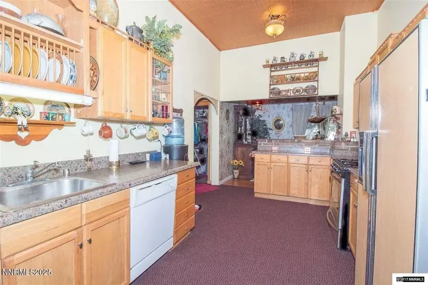 1016 C, Virginia City, Nevada 89440, 3 Bedrooms Bedrooms, ,5 BathroomsBathrooms,Residential,Residential,C,250051466