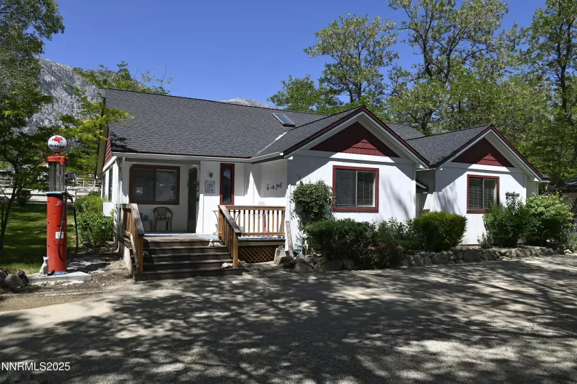 775 Foothill, Gardnerville, Nevada 89460, 7 Bedrooms Bedrooms, ,7 BathroomsBathrooms,Residential,Residential,Foothill,250052491