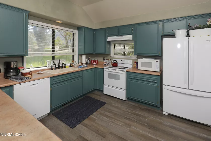775 Foothill, Gardnerville, Nevada 89460, 7 Bedrooms Bedrooms, ,7 BathroomsBathrooms,Residential,Residential,Foothill,250052491