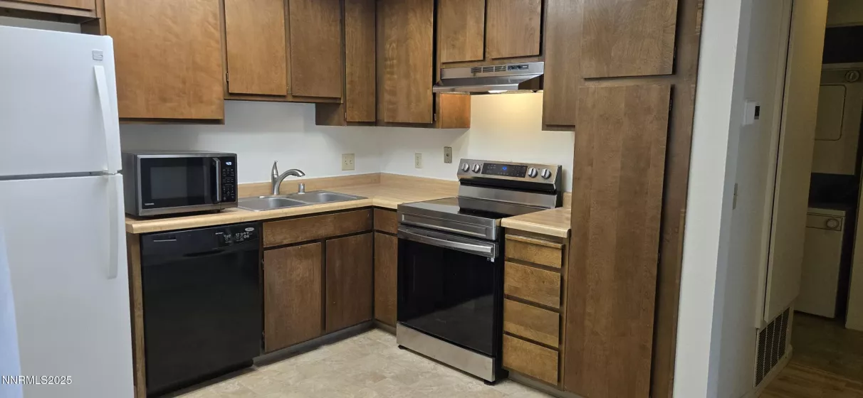 2111 Roundhouse, Sparks, Nevada 89431, 1 Bedroom Bedrooms, ,1 BathroomBathrooms,Residential,Residential,Roundhouse,250052501
