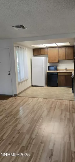 2111 Roundhouse, Sparks, Nevada 89431, 1 Bedroom Bedrooms, ,1 BathroomBathrooms,Residential,Residential,Roundhouse,250052501