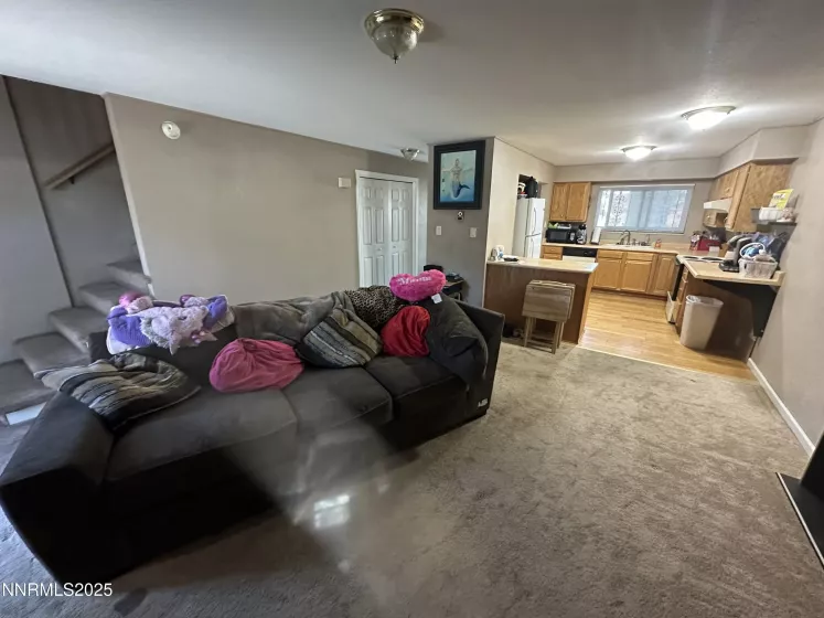 486 Smithridge, Reno, Nevada 89502, 2 Bedrooms Bedrooms, ,2 BathroomsBathrooms,Residential,Residential,Smithridge,250052502