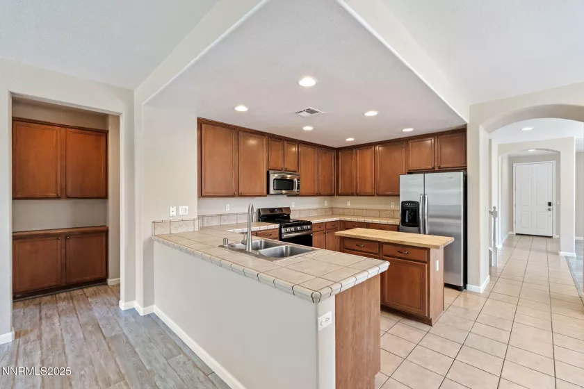 7121 Jermann, Sparks, Nevada 89436, 5 Bedrooms Bedrooms, ,3 BathroomsBathrooms,Residential,Residential,Jermann,250052504