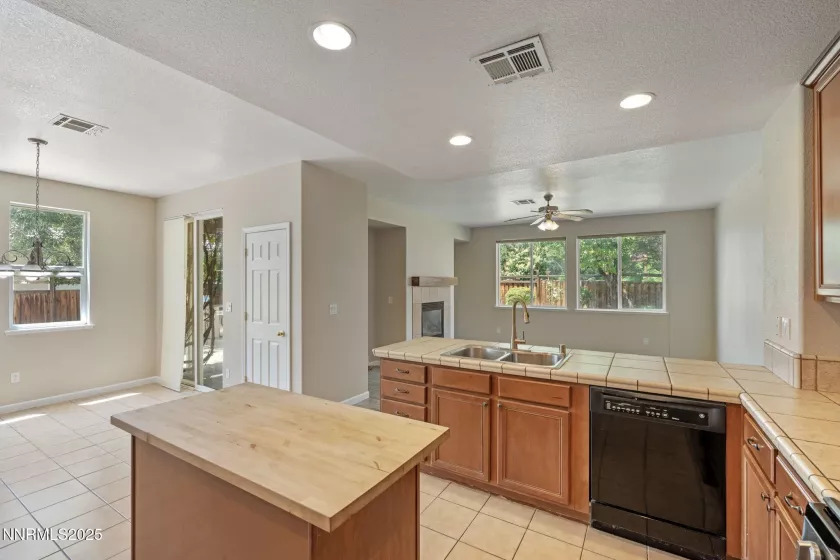 7121 Jermann, Sparks, Nevada 89436, 5 Bedrooms Bedrooms, ,3 BathroomsBathrooms,Residential,Residential,Jermann,250052504