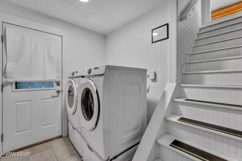 911 F, Sparks, Nevada 89431, 4 Bedrooms Bedrooms, ,2 BathroomsBathrooms,Residential,Residential,F,250052505