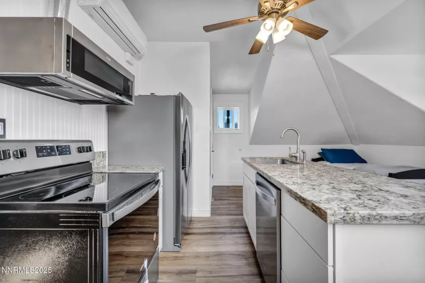 911 F, Sparks, Nevada 89431, 4 Bedrooms Bedrooms, ,2 BathroomsBathrooms,Residential,Residential,F,250052505