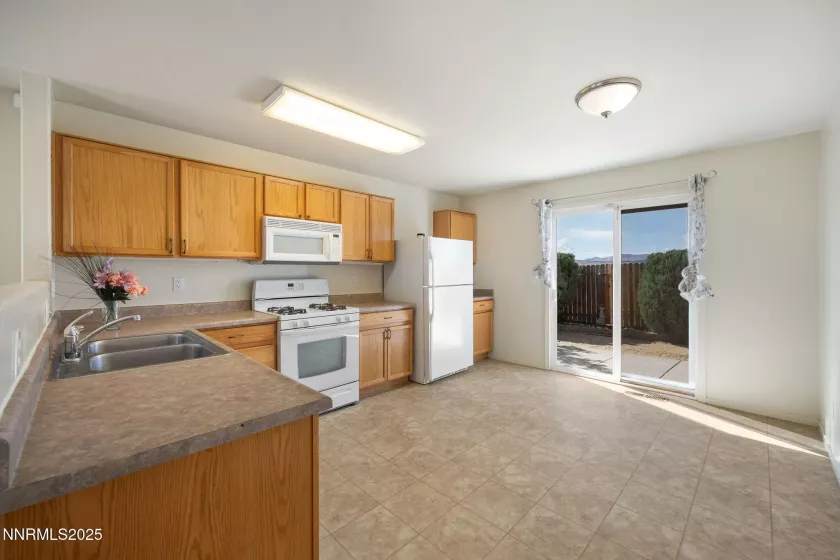 8733 Sunset Breeze, Reno, Nevada 89506, 2 Bedrooms Bedrooms, ,2 BathroomsBathrooms,Residential,Residential,Sunset Breeze,250052506
