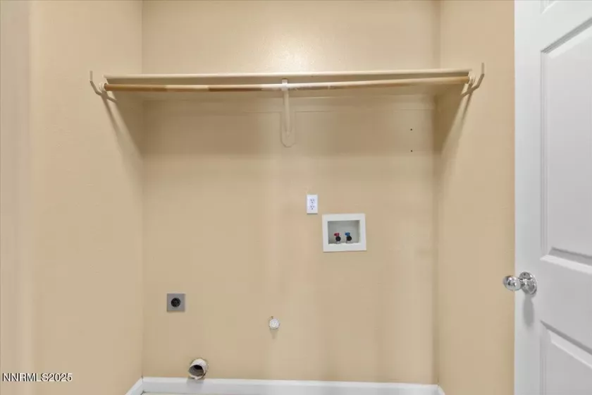 9266 Lone Wolf, Reno, Nevada 89506, 2 Bedrooms Bedrooms, ,2 BathroomsBathrooms,Residential,Residential,Lone Wolf,250052508