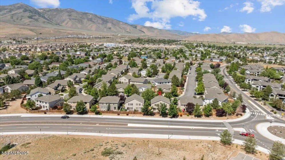 9266 Lone Wolf, Reno, Nevada 89506, 2 Bedrooms Bedrooms, ,2 BathroomsBathrooms,Residential,Residential,Lone Wolf,250052508