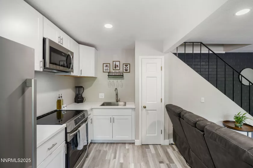 940 Jamaica, Reno, Nevada 89502, 2 Bedrooms Bedrooms, ,1 BathroomBathrooms,Residential,Residential,Jamaica,250052527