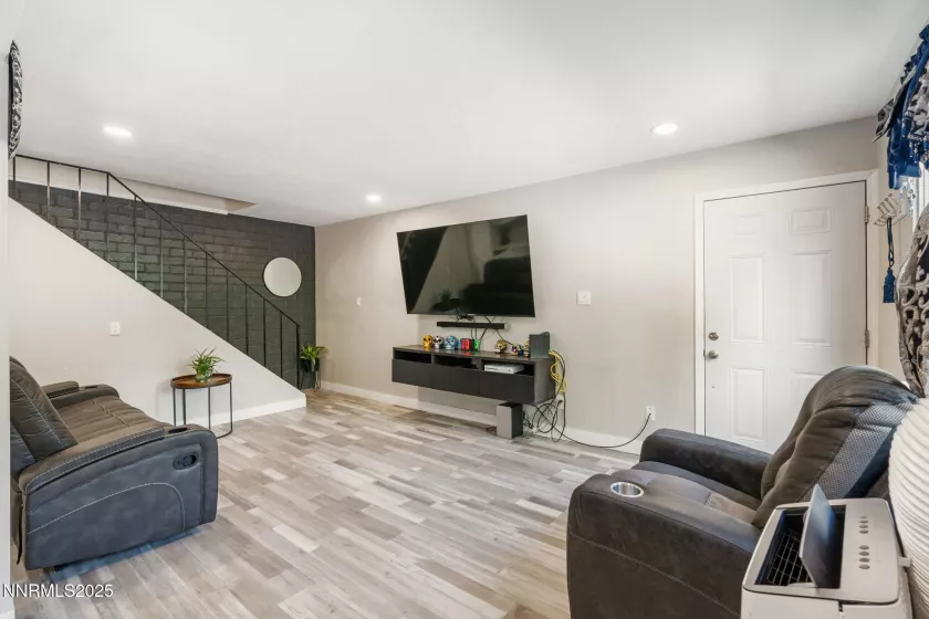 940 Jamaica, Reno, Nevada 89502, 2 Bedrooms Bedrooms, ,1 BathroomBathrooms,Residential,Residential,Jamaica,250052527
