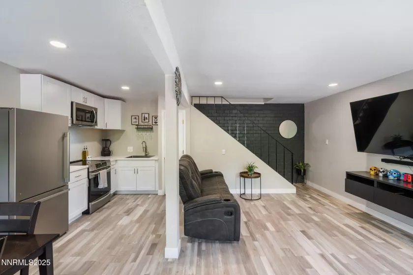 940 Jamaica, Reno, Nevada 89502, 2 Bedrooms Bedrooms, ,1 BathroomBathrooms,Residential,Residential,Jamaica,250052527
