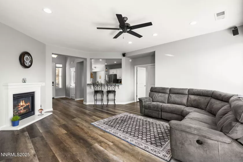 590 Sand Crane, Sparks, Nevada 89436, 3 Bedrooms Bedrooms, ,2 BathroomsBathrooms,Residential,Residential,Sand Crane,250052533