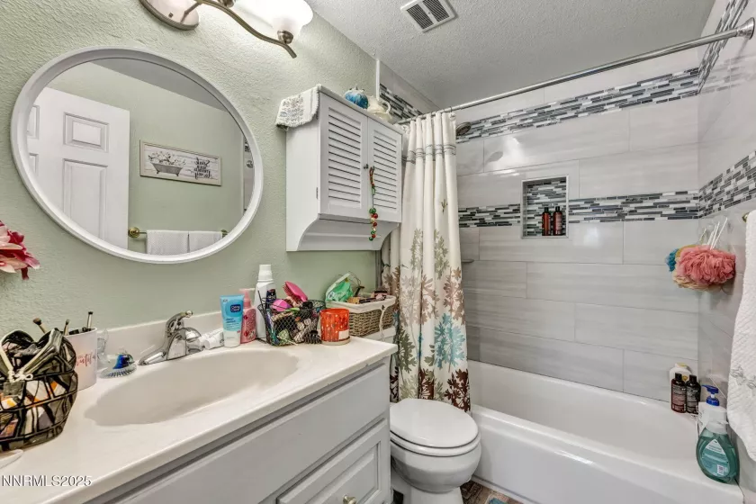 6670 Lotus, Reno, Nevada 89506, 3 Bedrooms Bedrooms, ,2 BathroomsBathrooms,Residential,Residential,Lotus,250052511