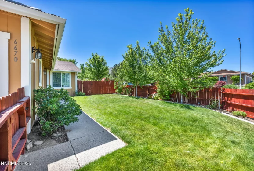 6670 Lotus, Reno, Nevada 89506, 3 Bedrooms Bedrooms, ,2 BathroomsBathrooms,Residential,Residential,Lotus,250052511