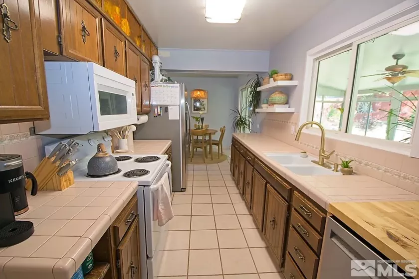 50 Mayberry, Reno, Nevada 89509, 2 Bedrooms Bedrooms, ,2 BathroomsBathrooms,Residential Lease,Manufactured,Mayberry,250052512