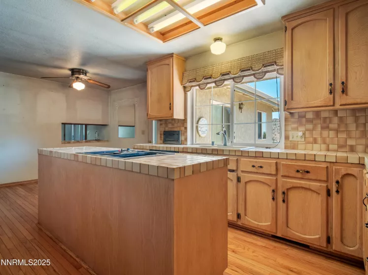 1561 Alba, Gardnerville, Nevada 89410, 4 Bedrooms Bedrooms, ,4 BathroomsBathrooms,Residential,Residential,Alba,250052522