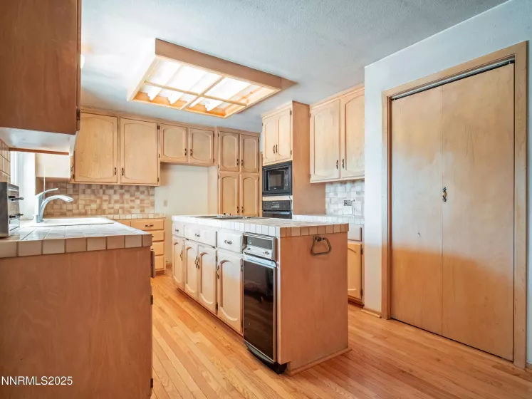 1561 Alba, Gardnerville, Nevada 89410, 4 Bedrooms Bedrooms, ,4 BathroomsBathrooms,Residential,Residential,Alba,250052522