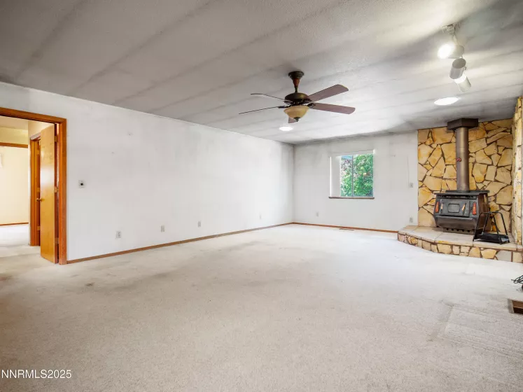 1561 Alba, Gardnerville, Nevada 89410, 4 Bedrooms Bedrooms, ,4 BathroomsBathrooms,Residential,Residential,Alba,250052522