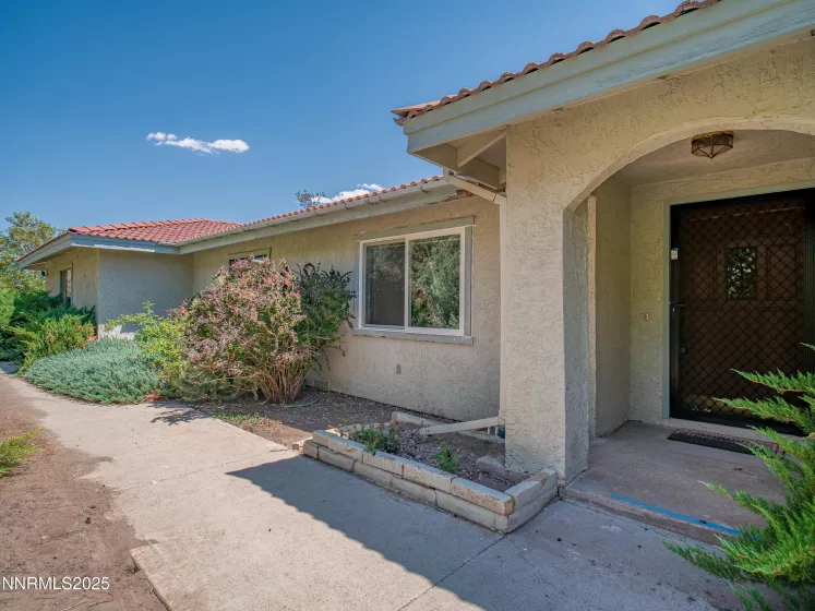 1561 Alba, Gardnerville, Nevada 89410, 4 Bedrooms Bedrooms, ,4 BathroomsBathrooms,Residential,Residential,Alba,250052522