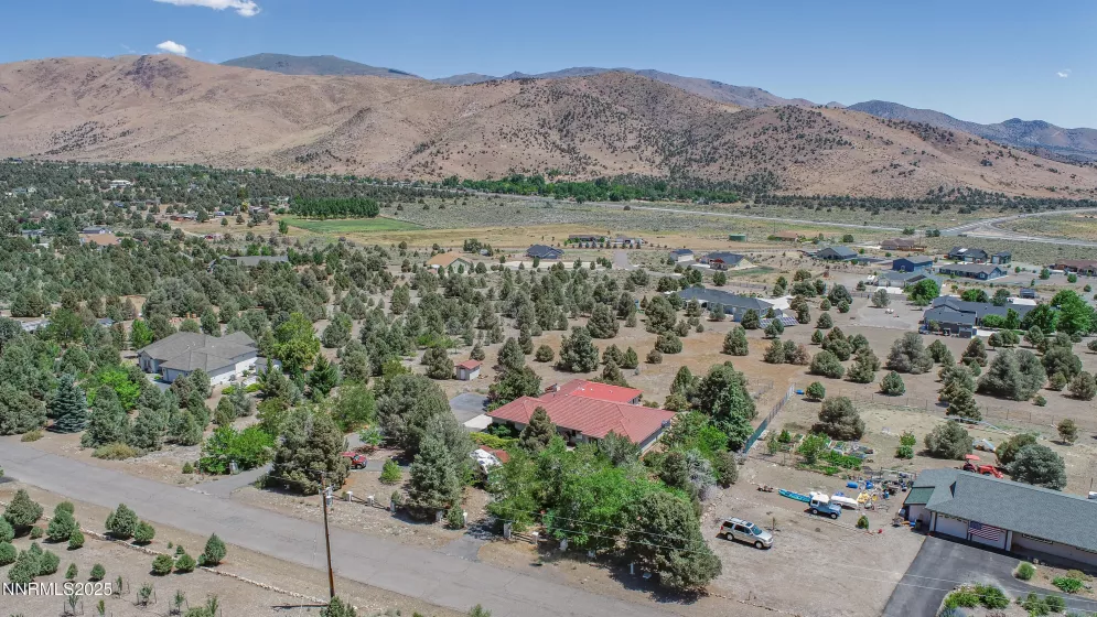1561 Alba, Gardnerville, Nevada 89410, 4 Bedrooms Bedrooms, ,4 BathroomsBathrooms,Residential,Residential,Alba,250052522