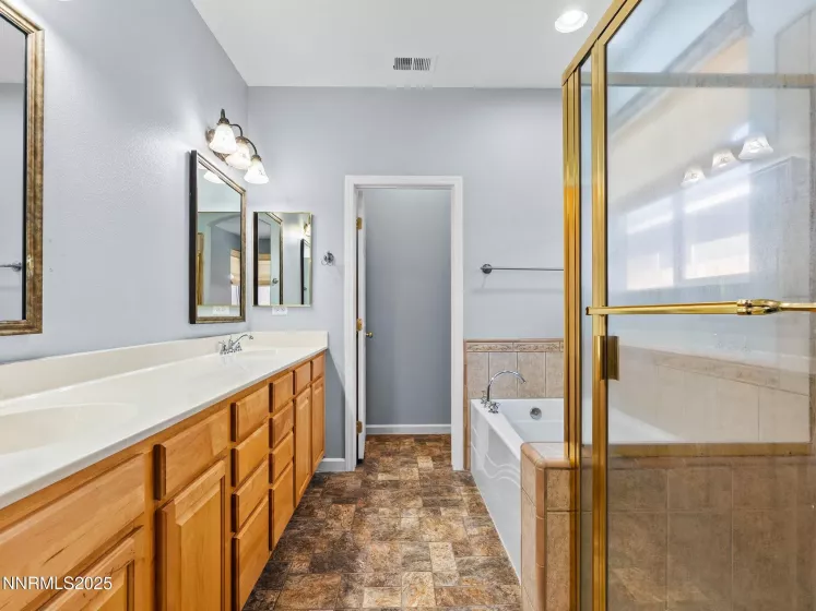 10404 Chadwell, Reno, Nevada 89521, 3 Bedrooms Bedrooms, ,2 BathroomsBathrooms,Residential,Residential,Chadwell,250052530